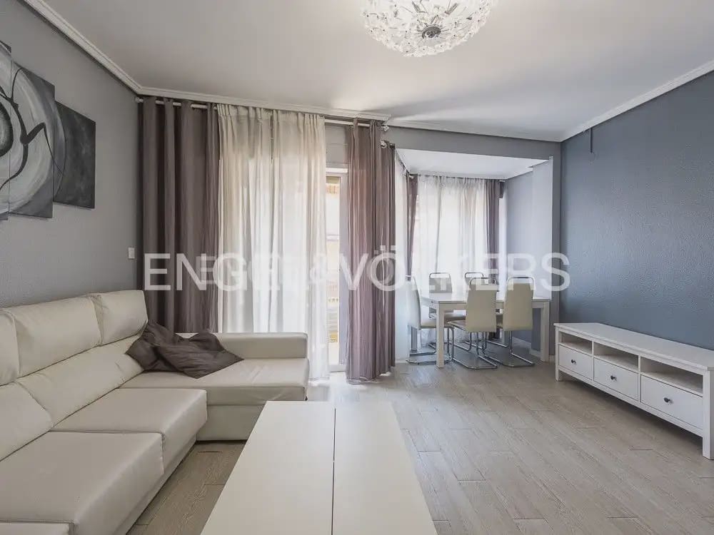 4 sypialnia Mieszkanie do wynajęcia w Lliria - 1 100 € (Ref: 9986168)