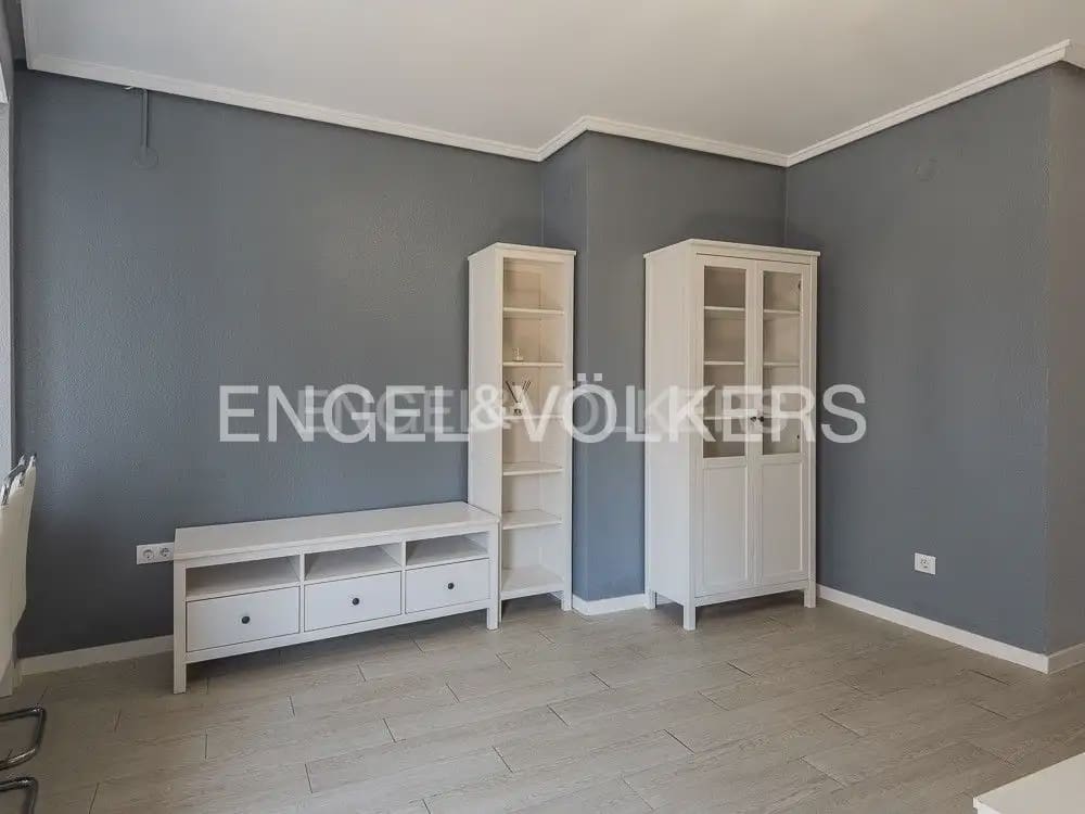4 sypialnia Mieszkanie do wynajęcia w Lliria - 1 100 € (Ref: 9986168)