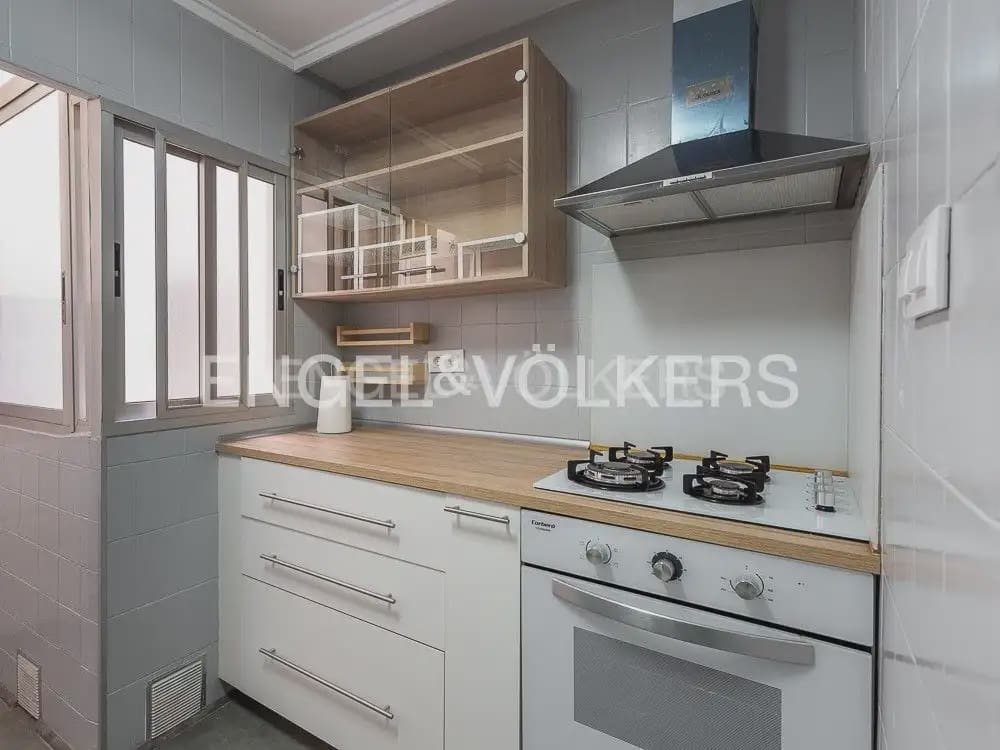 4 sypialnia Mieszkanie do wynajęcia w Lliria - 1 100 € (Ref: 9986168)