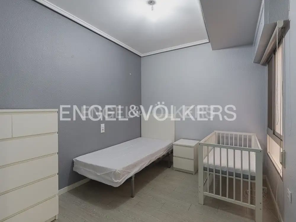 4 sypialnia Mieszkanie do wynajęcia w Lliria - 1 100 € (Ref: 9986168)