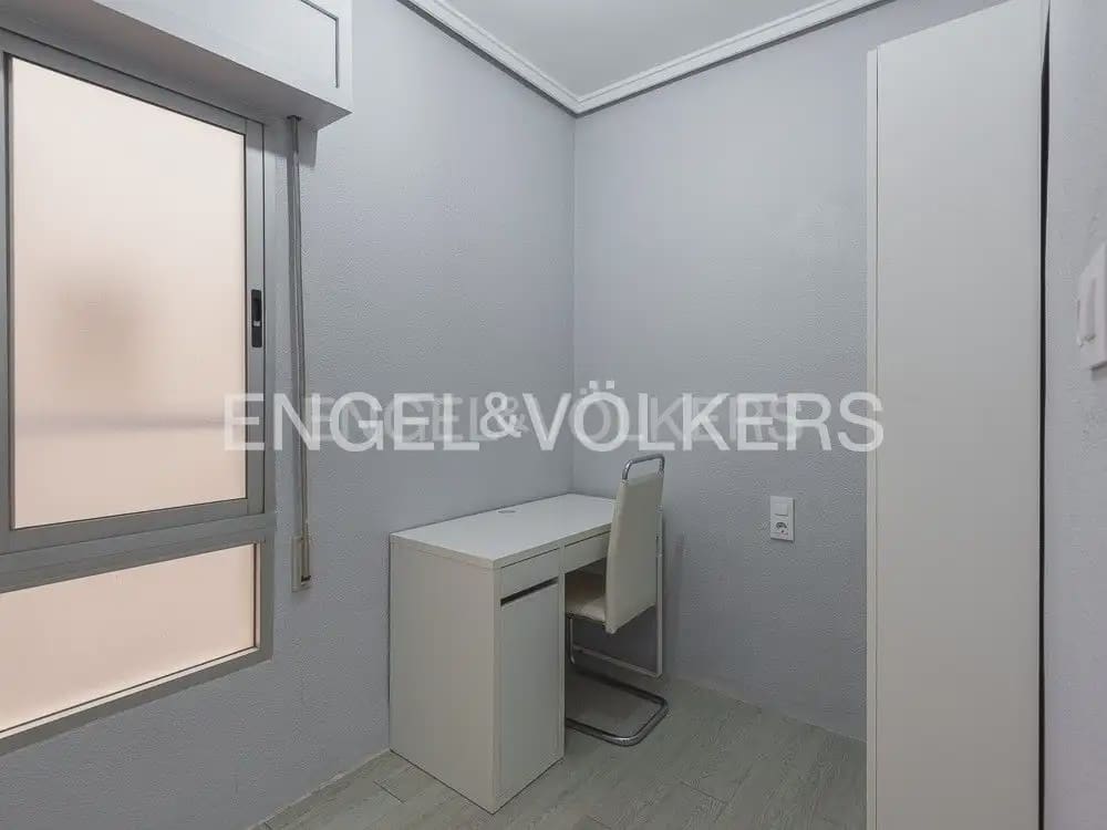 4 sypialnia Mieszkanie do wynajęcia w Lliria - 1 100 € (Ref: 9986168)