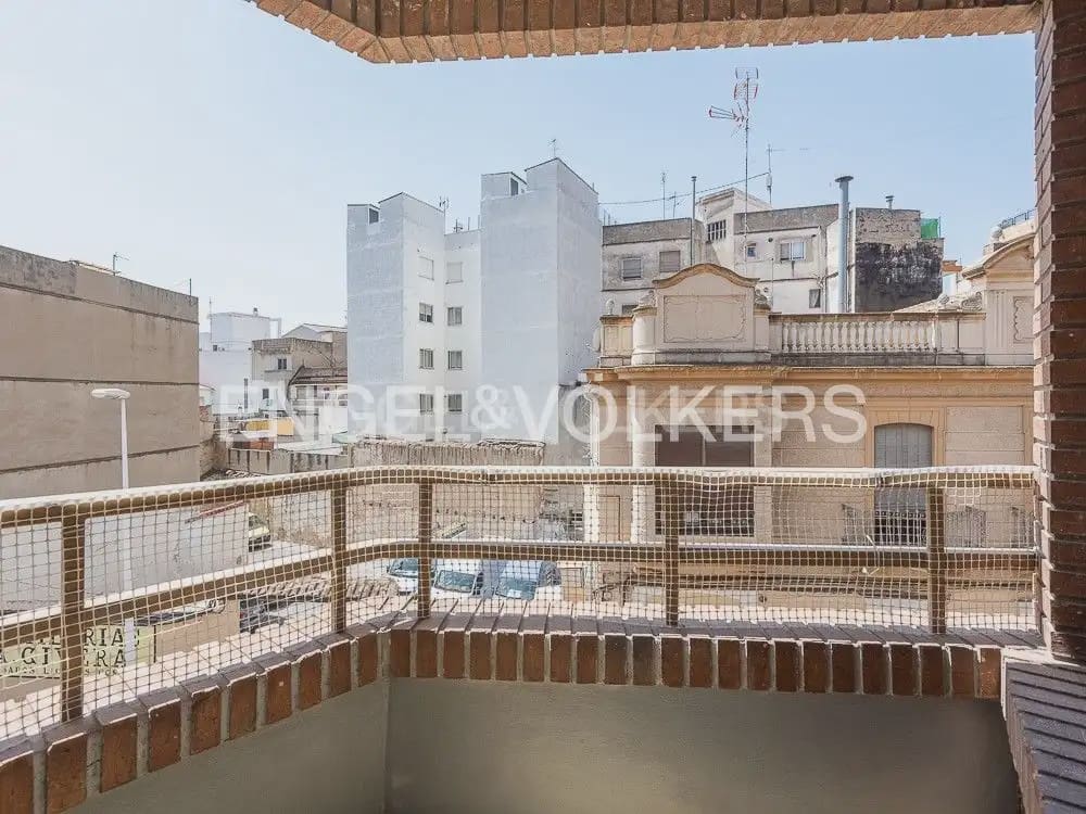 4 sypialnia Mieszkanie do wynajęcia w Lliria - 1 100 € (Ref: 9986168)