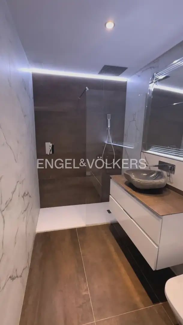 5 bedroom Villa for rent in Chiva with pool - € 3,500 (Ref: 9986169)