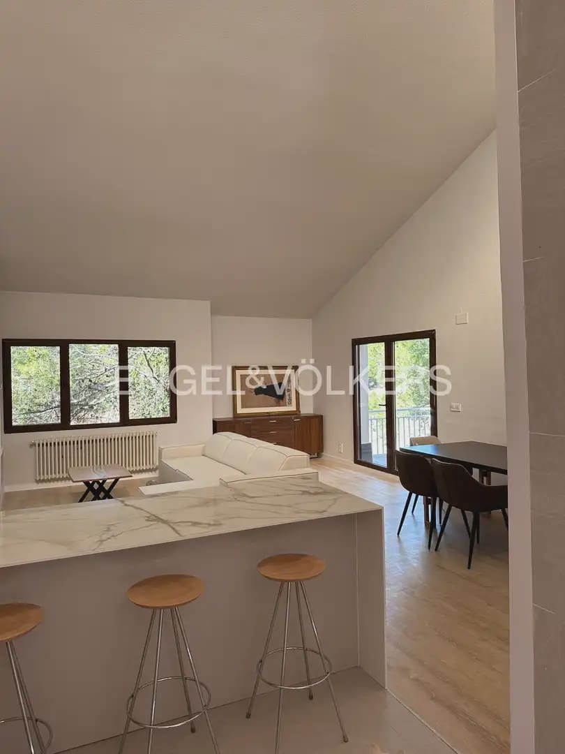 5 bedroom Villa for rent in Chiva with pool - € 3,500 (Ref: 9986169)