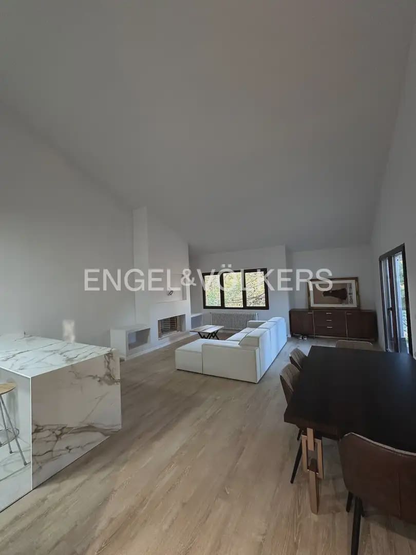 5 bedroom Villa for rent in Chiva with pool - € 3,500 (Ref: 9986169)