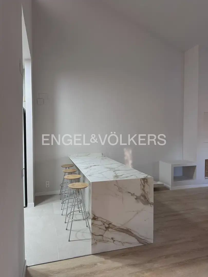 5 bedroom Villa for rent in Chiva with pool - € 3,500 (Ref: 9986169)