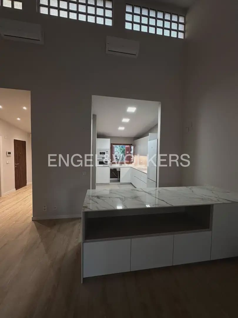 5 bedroom Villa for rent in Chiva with pool - € 3,500 (Ref: 9986169)
