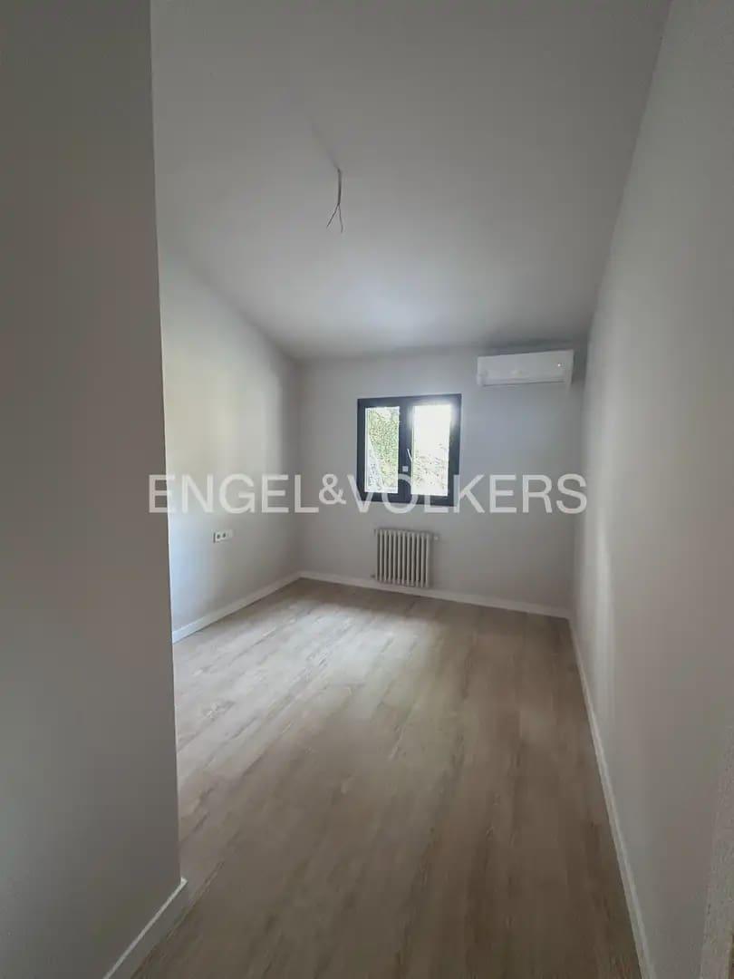 5 bedroom Villa for rent in Chiva with pool - € 3,500 (Ref: 9986169)