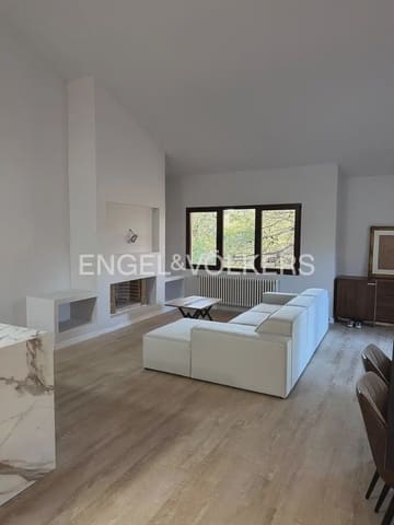 5 bedroom Villa for rent in Chiva - € 3,500 (Ref: 9986169)