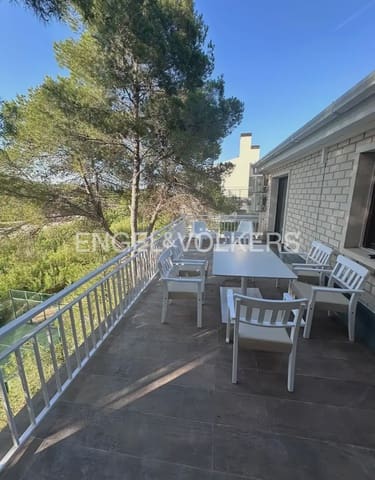 5 bedroom Villa for rent in Chiva - € 3,500 (Ref: 9986169)