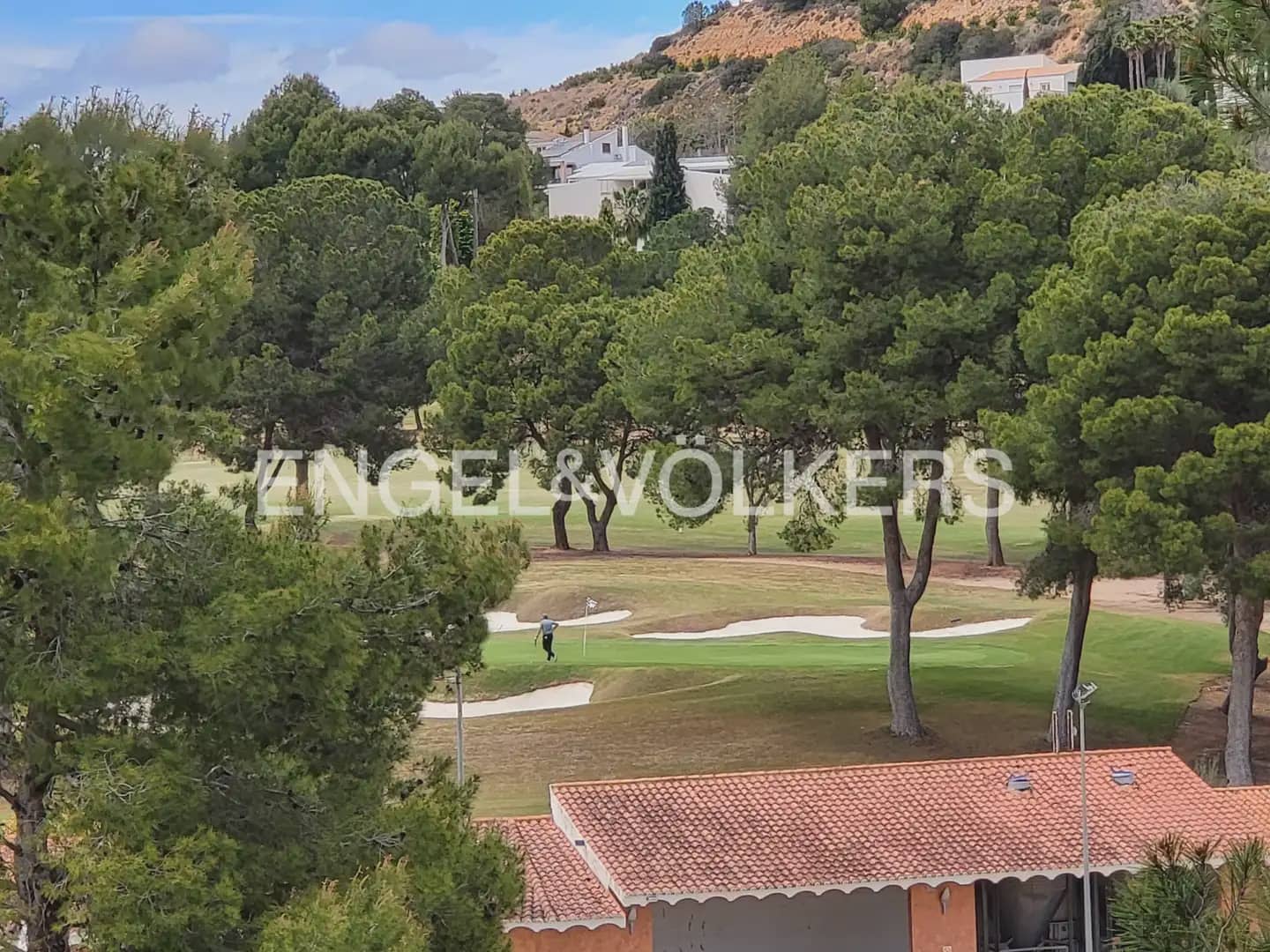 5 bedroom Villa for rent in Chiva with pool - € 3,500 (Ref: 9986169)