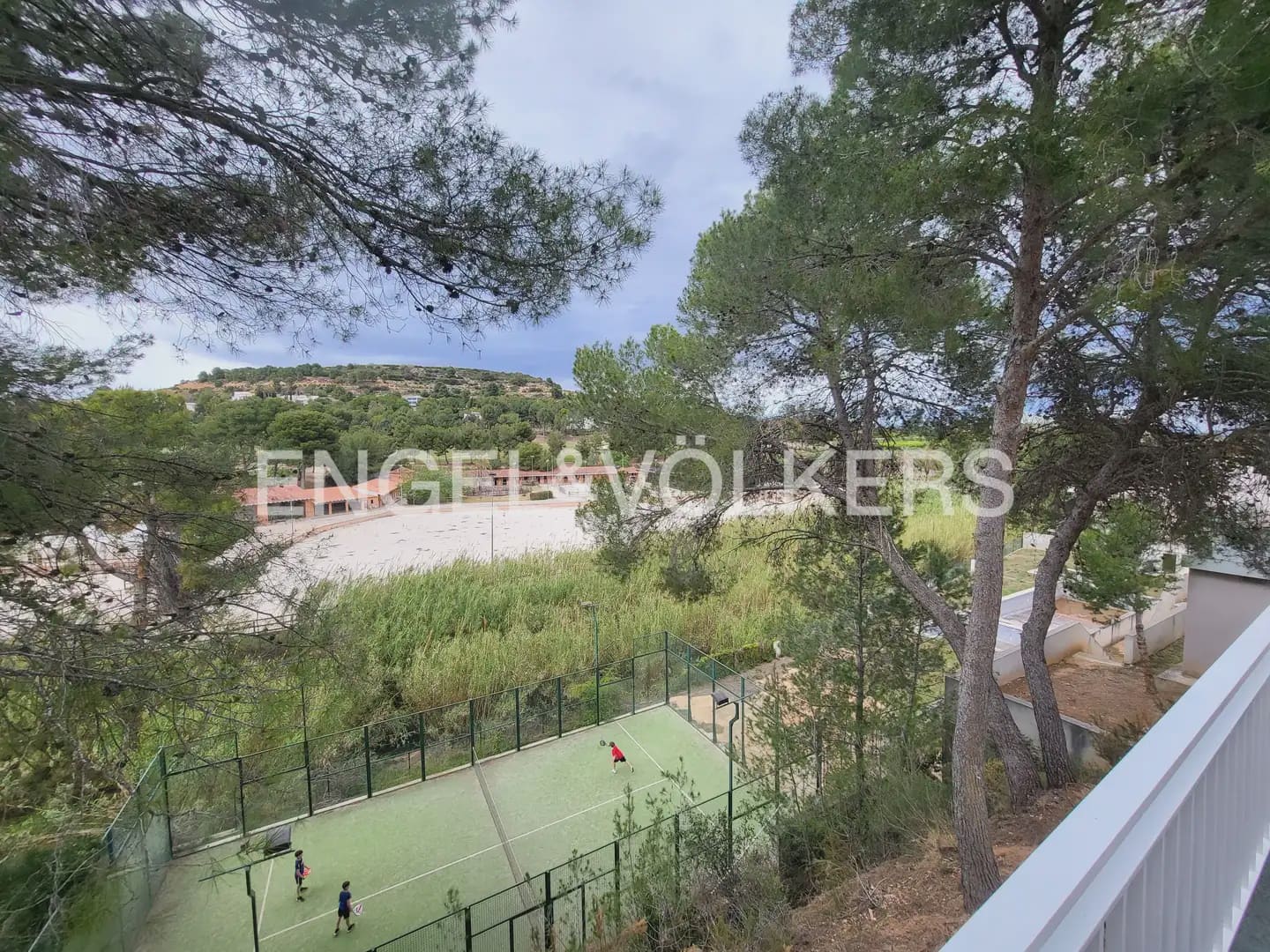 5 bedroom Villa for rent in Chiva with pool - € 3,500 (Ref: 9986169)