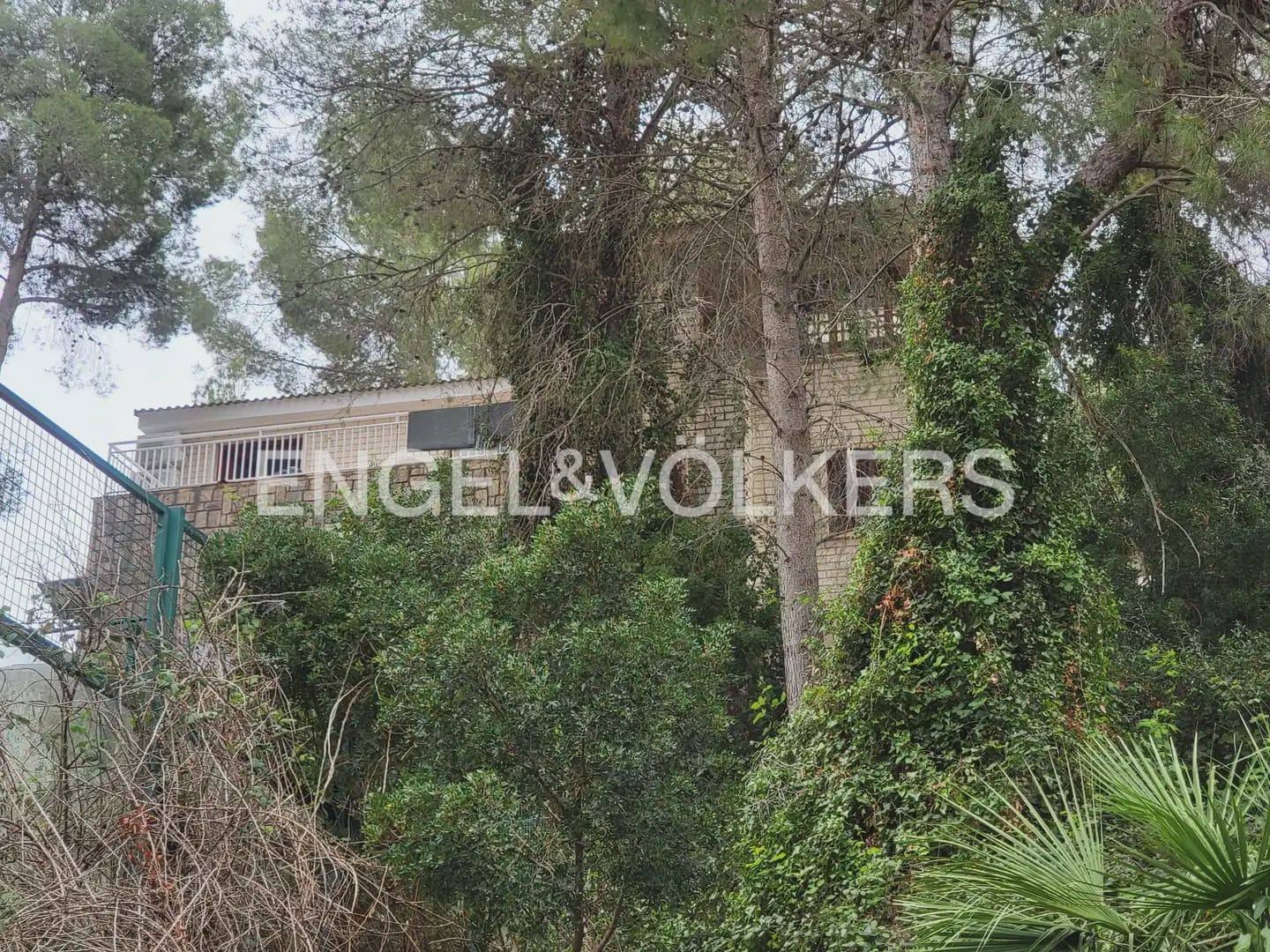 5 bedroom Villa for rent in Chiva with pool - € 3,500 (Ref: 9986169)