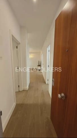 3 soveværelse Lejlighed til leje i Trinitat, Valencia by - € 1.400 (Ref: 9989404)