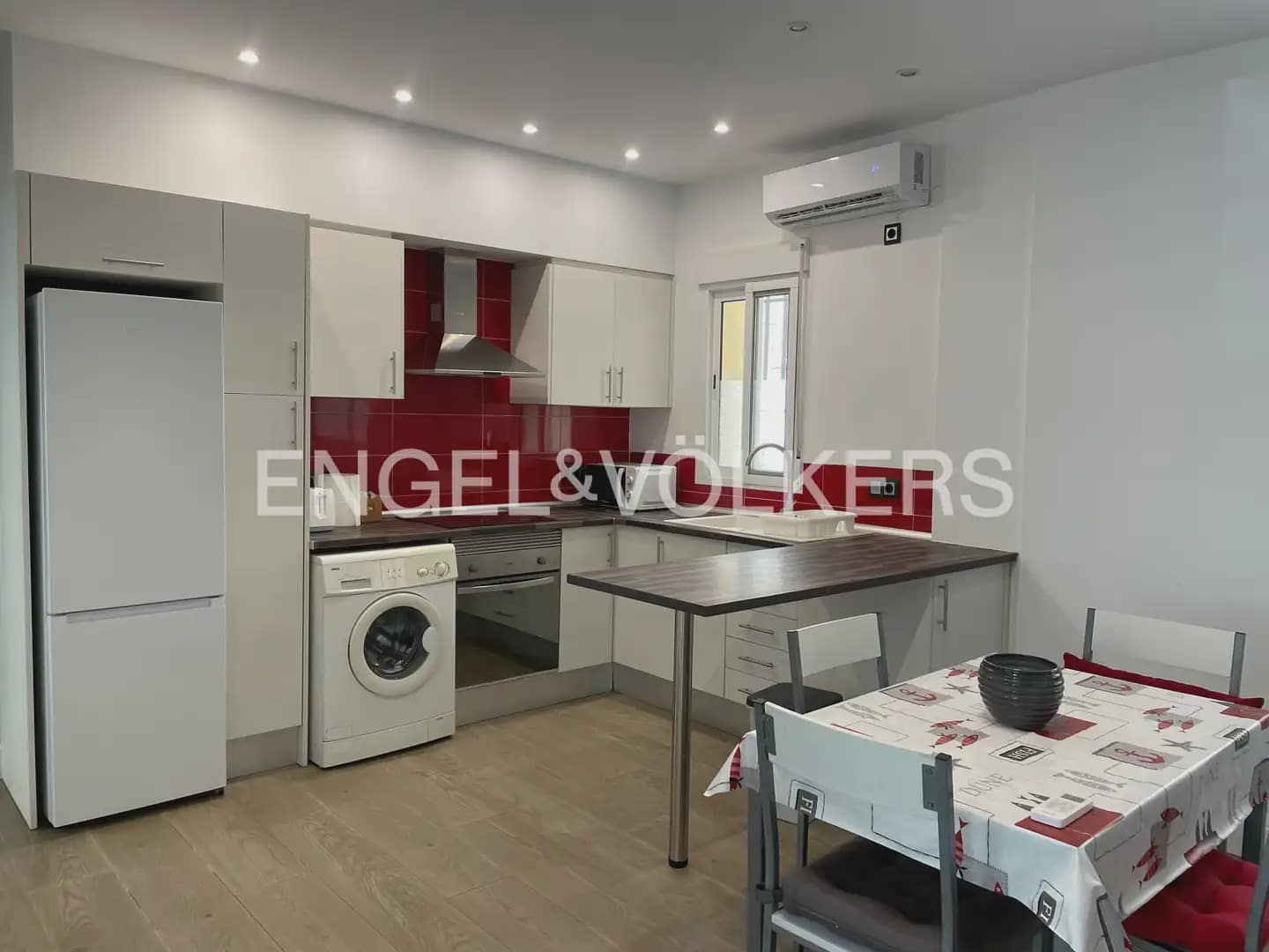 3 soveværelse Lejlighed til leje i Valencia by - € 1.400 (Ref: 9989404)