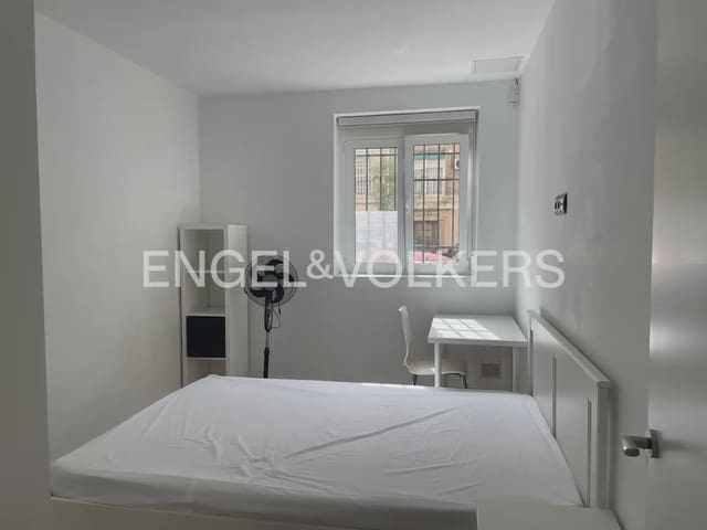 3 soveværelse Lejlighed til leje i Trinitat, Valencia by - € 1.400 (Ref: 9989404)