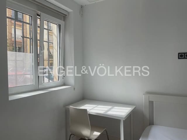3 soveværelse Lejlighed til leje i Trinitat, Valencia by - € 1.400 (Ref: 9989404)