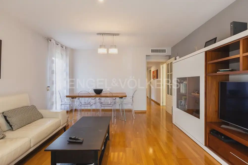 3 slaapkamer Flat te huur in Valencia stad met zwembad garage - € 1.900 (Ref: 9989405)
