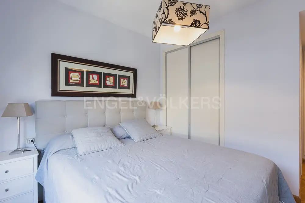 3 slaapkamer Flat te huur in Valencia stad met zwembad garage - € 1.900 (Ref: 9989405)