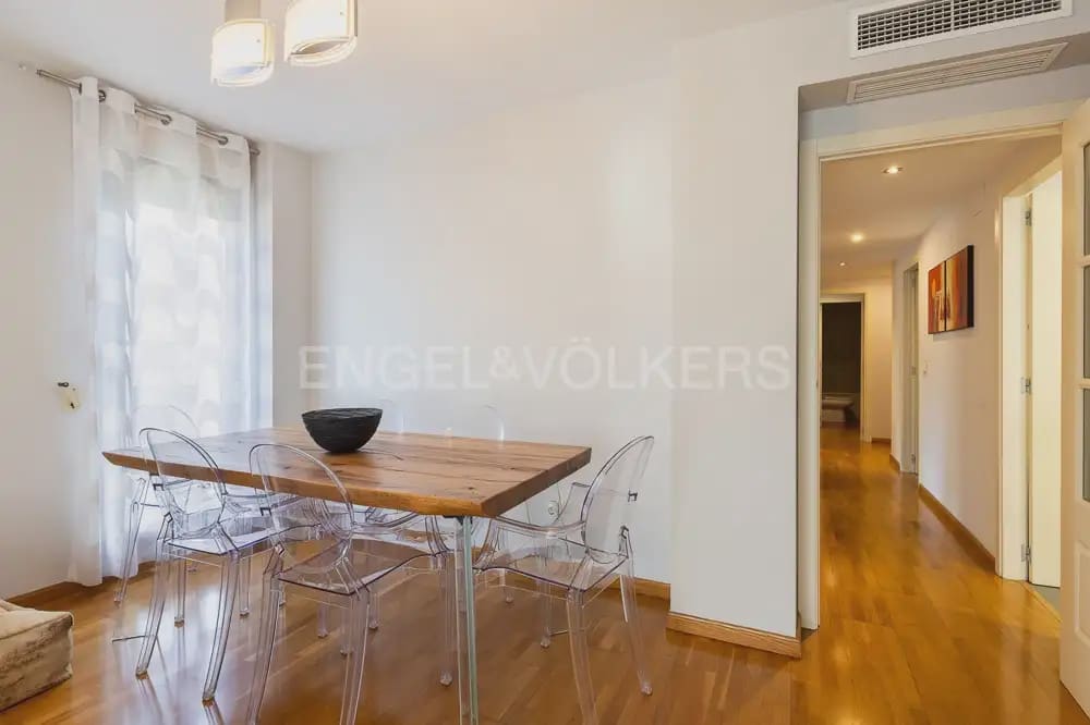 3 slaapkamer Flat te huur in Valencia stad met zwembad garage - € 1.900 (Ref: 9989405)