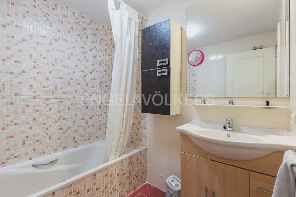 3 slaapkamer Flat te huur in Valencia stad met zwembad garage - € 1.900 (Ref: 9989405)