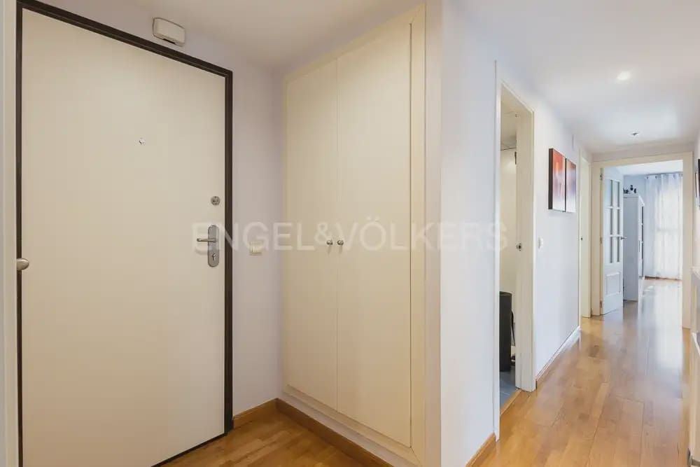 3 slaapkamer Flat te huur in Valencia stad met zwembad garage - € 1.900 (Ref: 9989405)