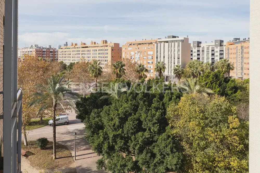 3 slaapkamer Flat te huur in Valencia stad met zwembad garage - € 1.900 (Ref: 9989405)