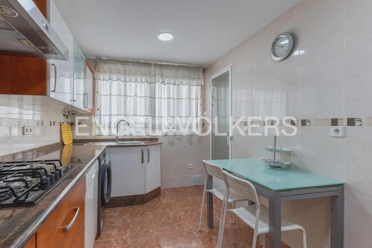 Piso de 3 habitaciones en València ciudad en alquiler con garaje - 1.580 € (Ref: 9989767)