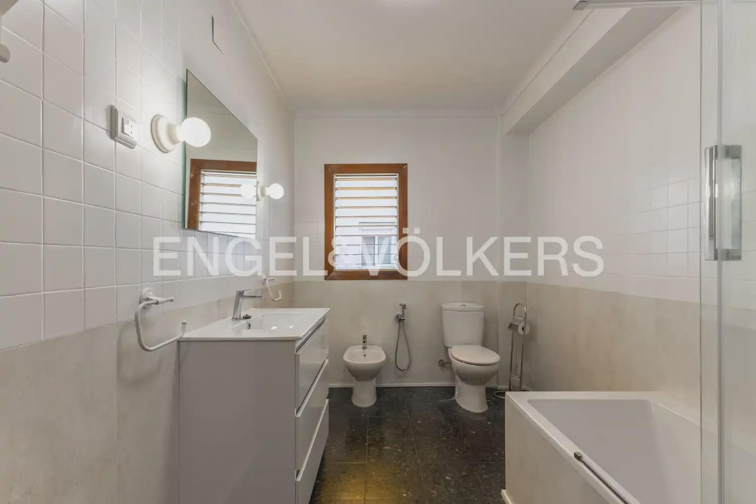 Piso de 3 habitaciones en València ciudad en alquiler con garaje - 1.580 € (Ref: 9989767)