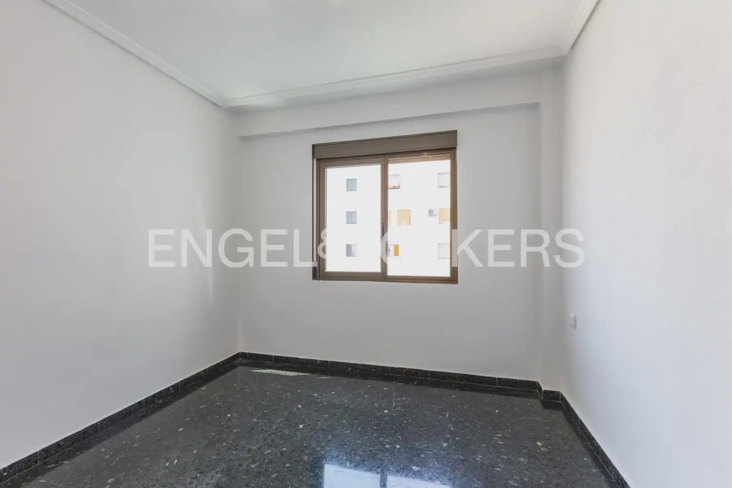 Piso de 3 habitaciones en València ciudad en alquiler con garaje - 1.580 € (Ref: 9989767)