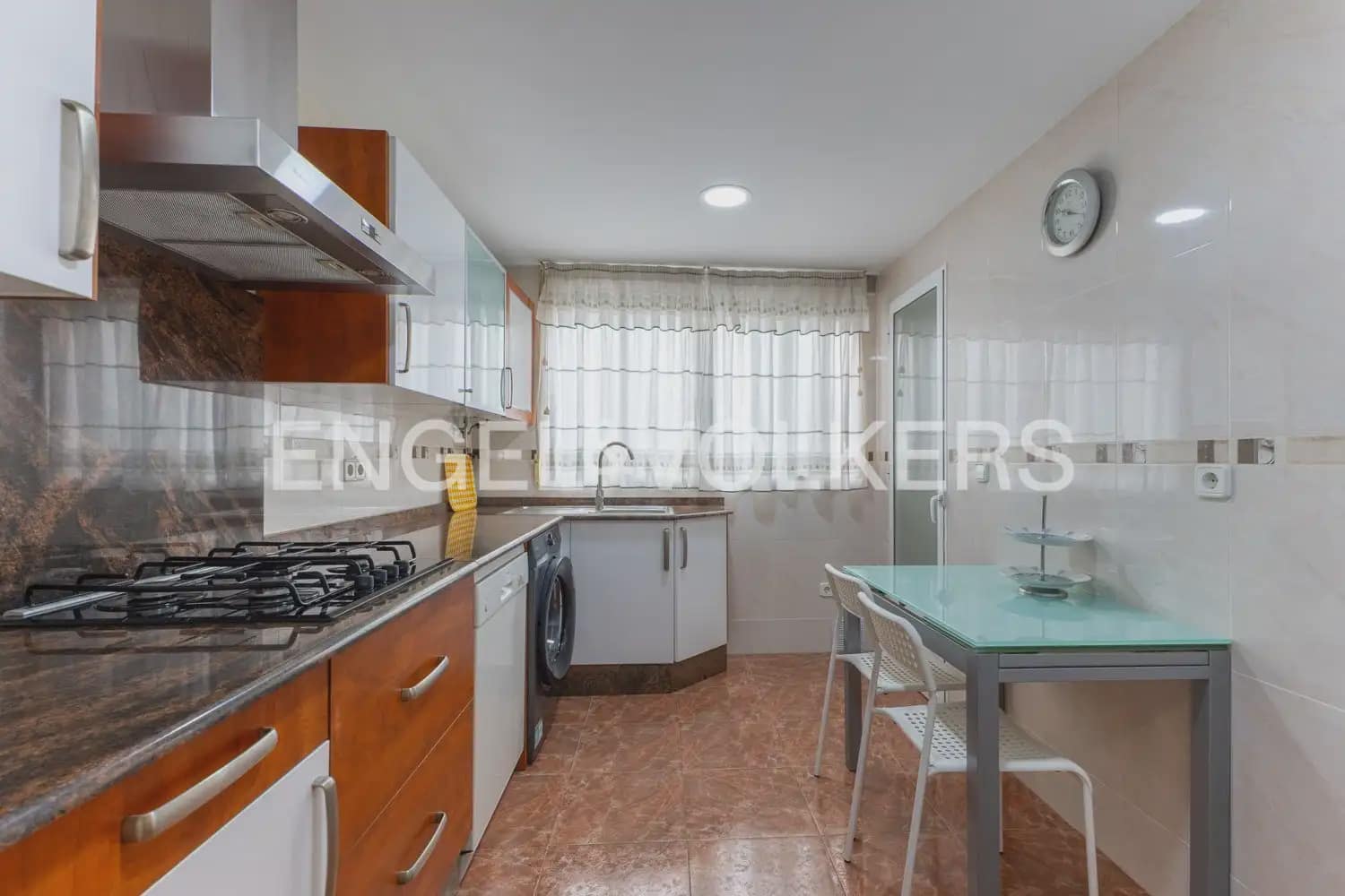 Piso de 3 habitaciones en València ciudad en alquiler con garaje - 1.580 € (Ref: 9989767)