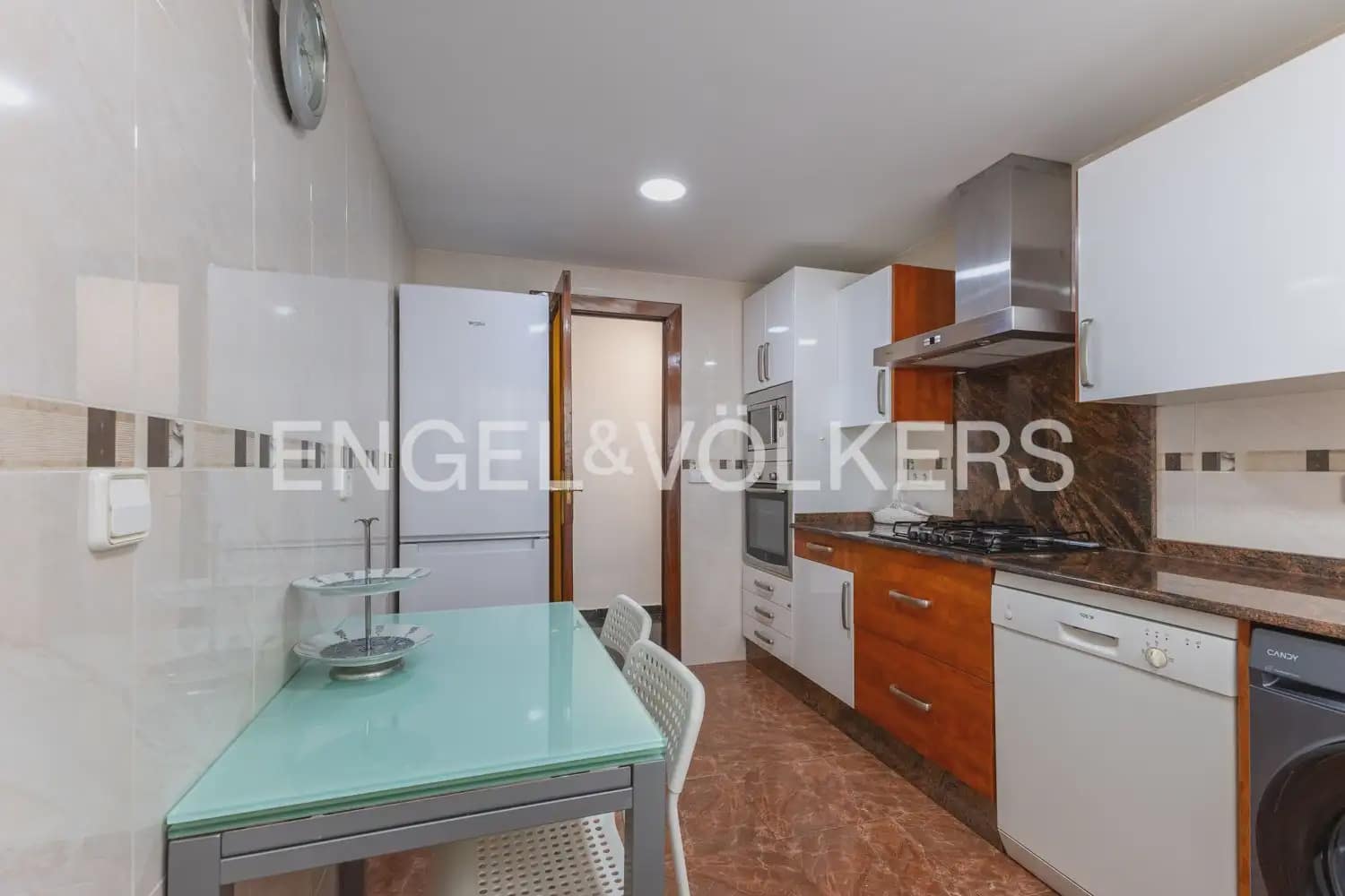 Piso de 3 habitaciones en València ciudad en alquiler con garaje - 1.580 € (Ref: 9989767)