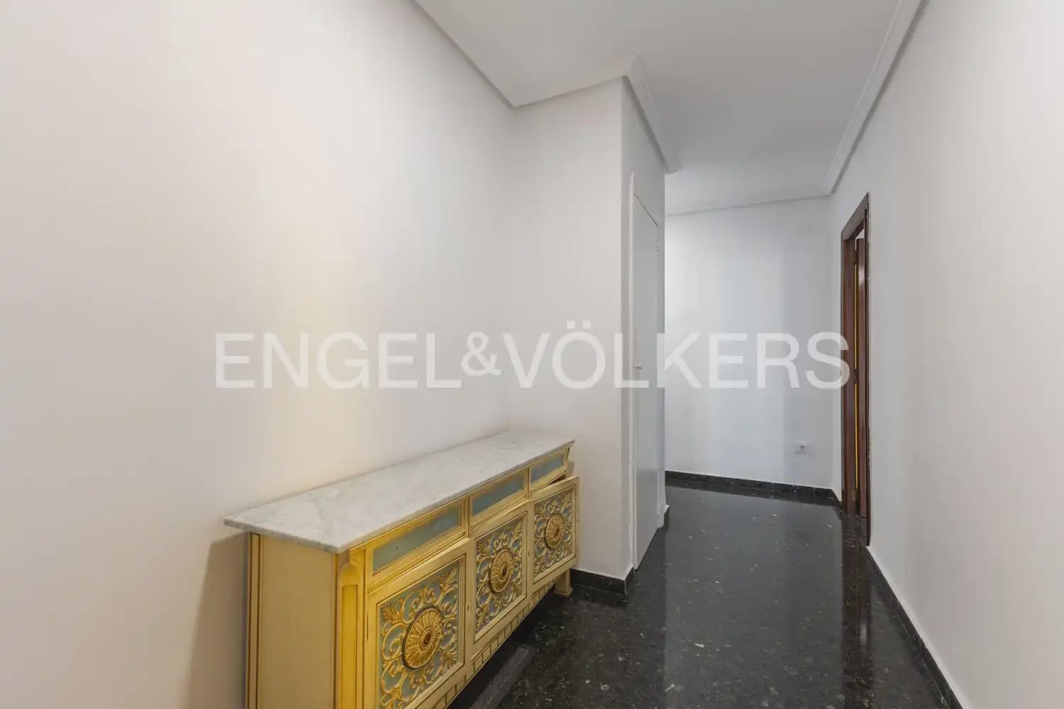 Piso de 3 habitaciones en València ciudad en alquiler con garaje - 1.580 € (Ref: 9989767)