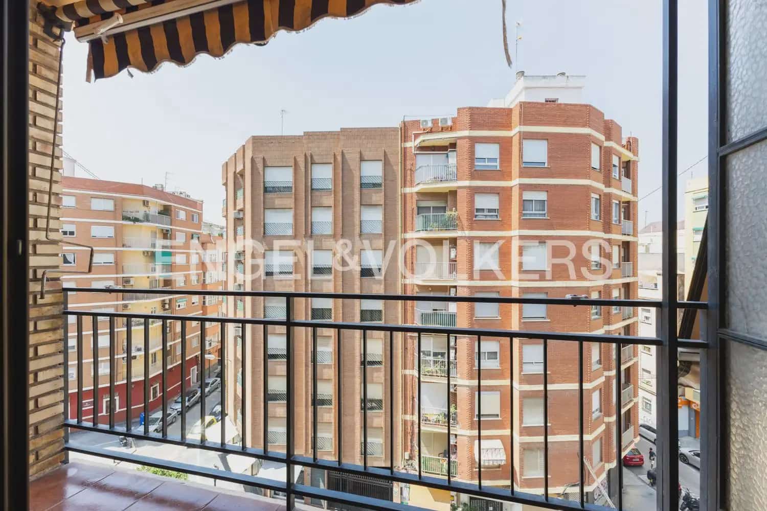 Piso de 3 habitaciones en València ciudad en alquiler con garaje - 1.580 € (Ref: 9989767)