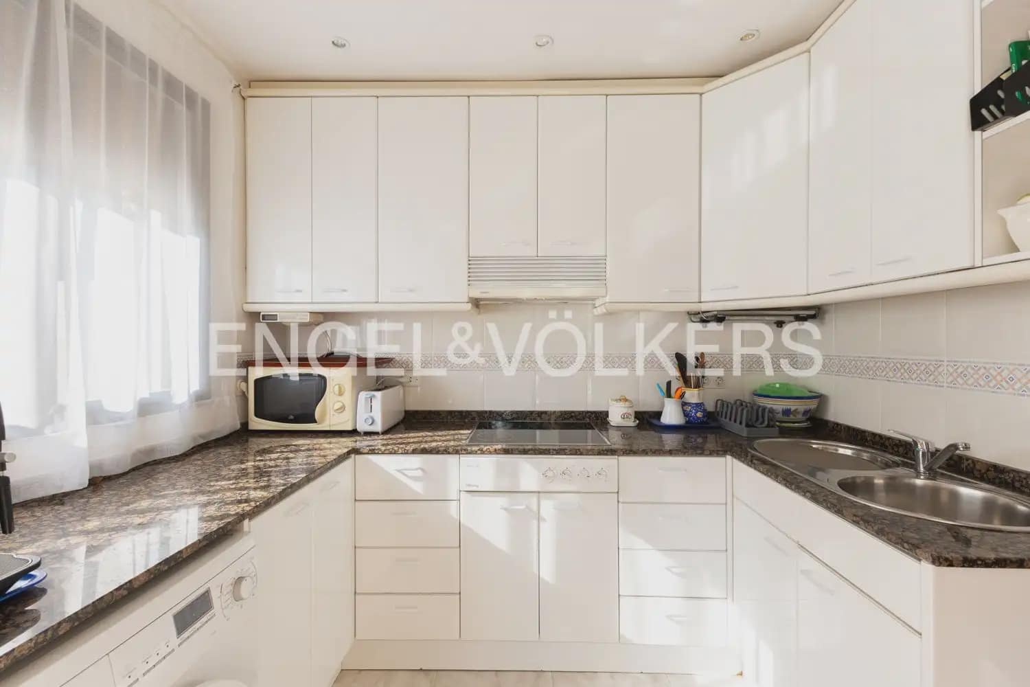 4 camera da letto Villetta a Schiera in vendita in Oropesa  con garage - 365.000 € (Rif: 9989770)