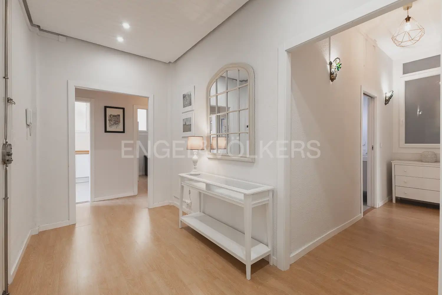 3 camera da letto Appartamento da affittare in Valencia citta - 2.150 € (Rif: 9989999)