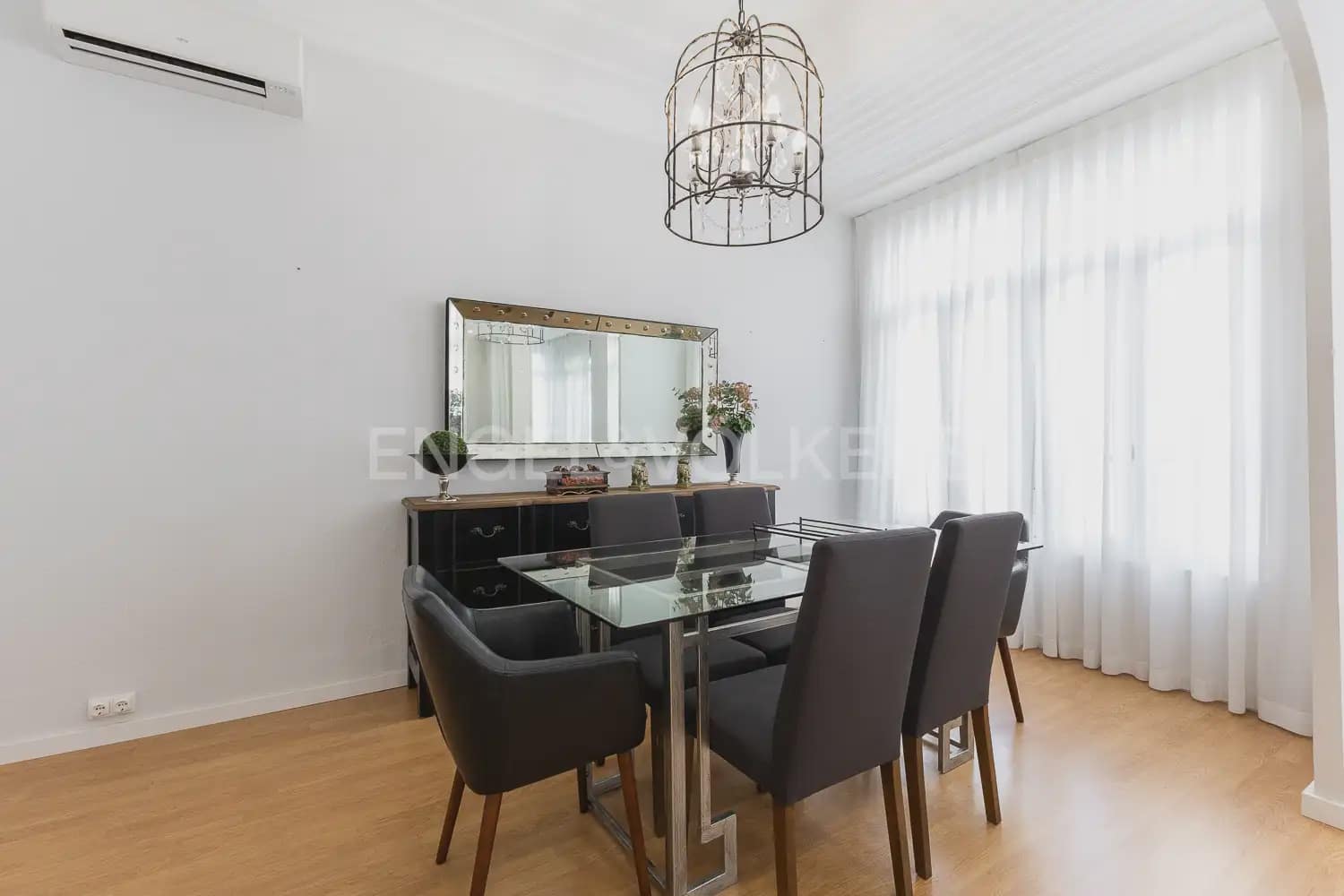 3 camera da letto Appartamento da affittare in Valencia citta - 2.150 € (Rif: 9989999)