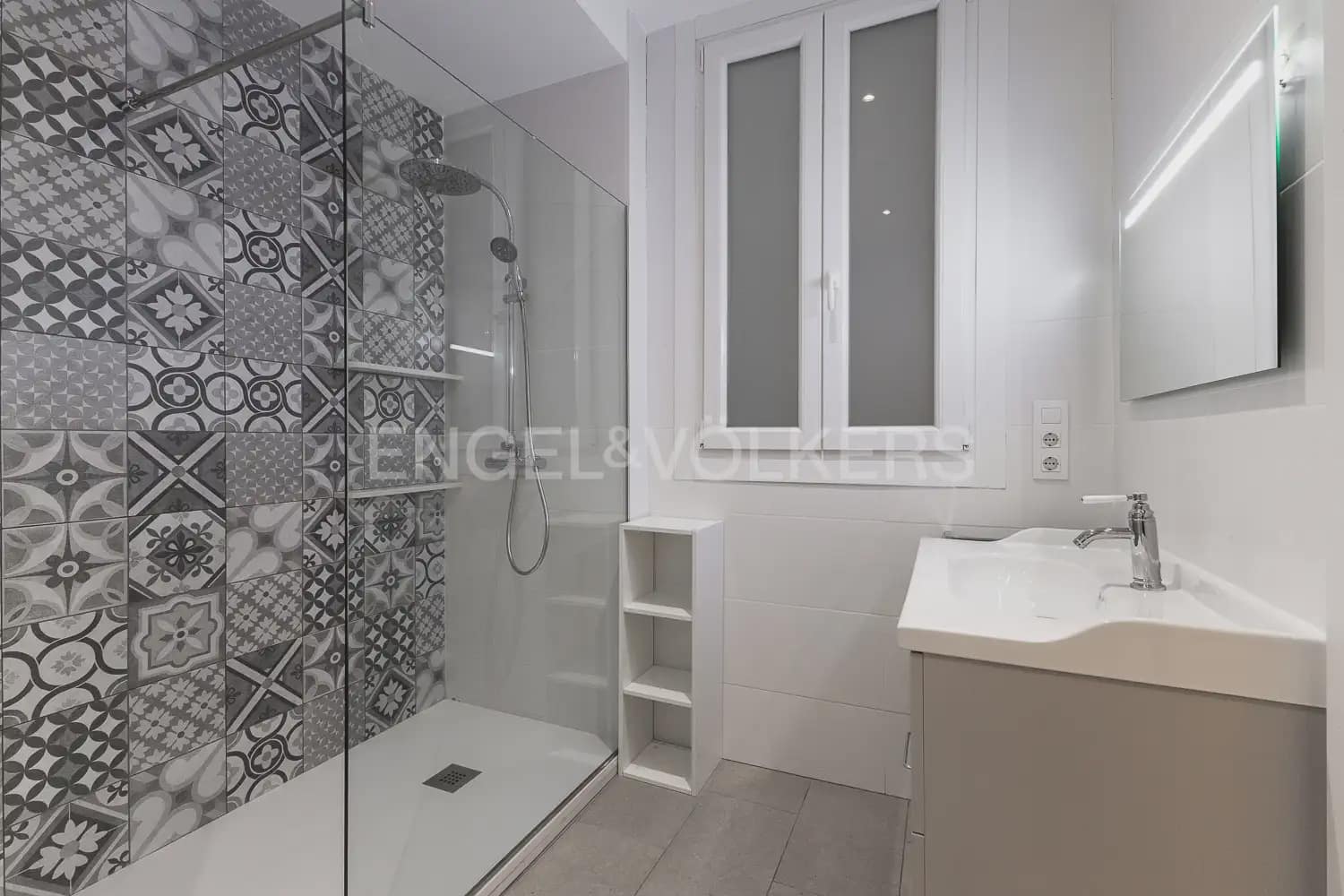 3 camera da letto Appartamento da affittare in Valencia citta - 2.150 € (Rif: 9989999)