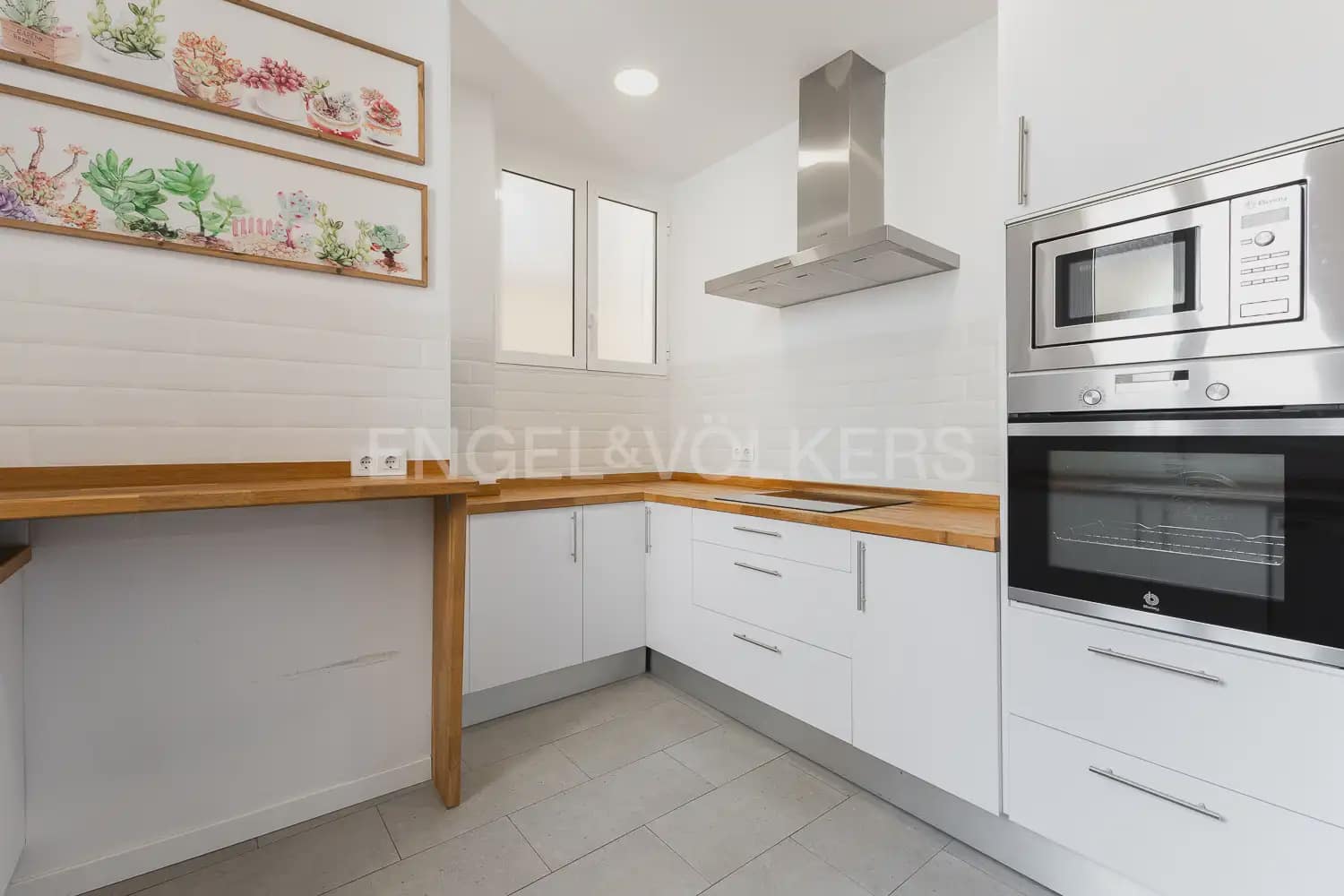 3 camera da letto Appartamento da affittare in Valencia citta - 2.150 € (Rif: 9989999)