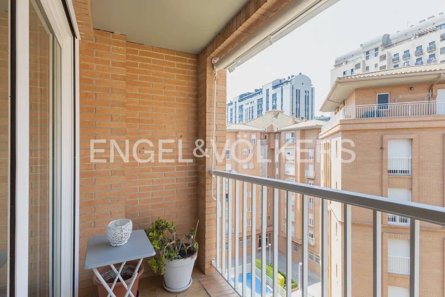 3 soverom Leilighet til salgs i Valencia by med svømmebasseng garasje - € 490 000 (Ref: 9991550)