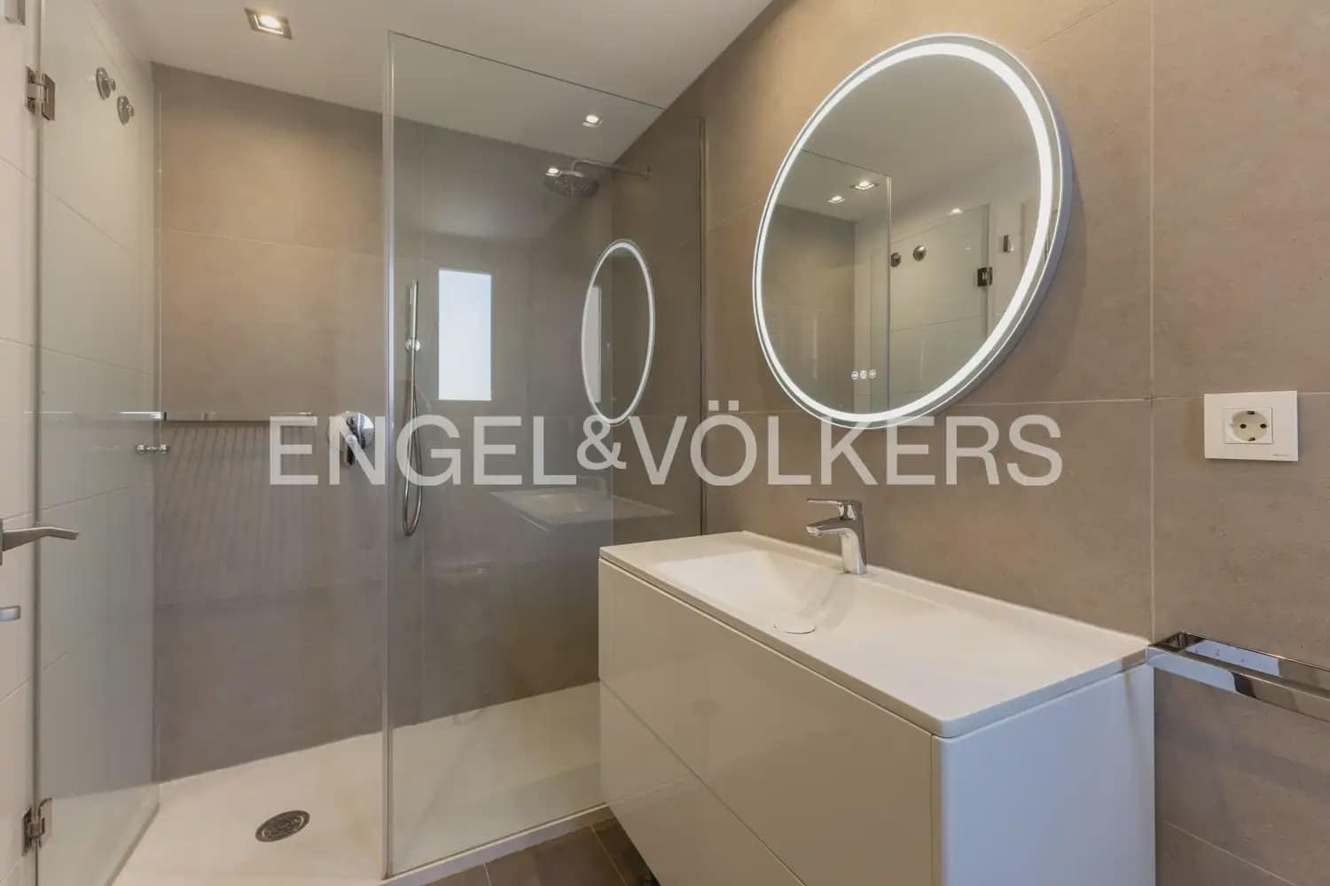 3 soverom Leilighet til salgs i Valencia by med svømmebasseng garasje - € 490 000 (Ref: 9991550)