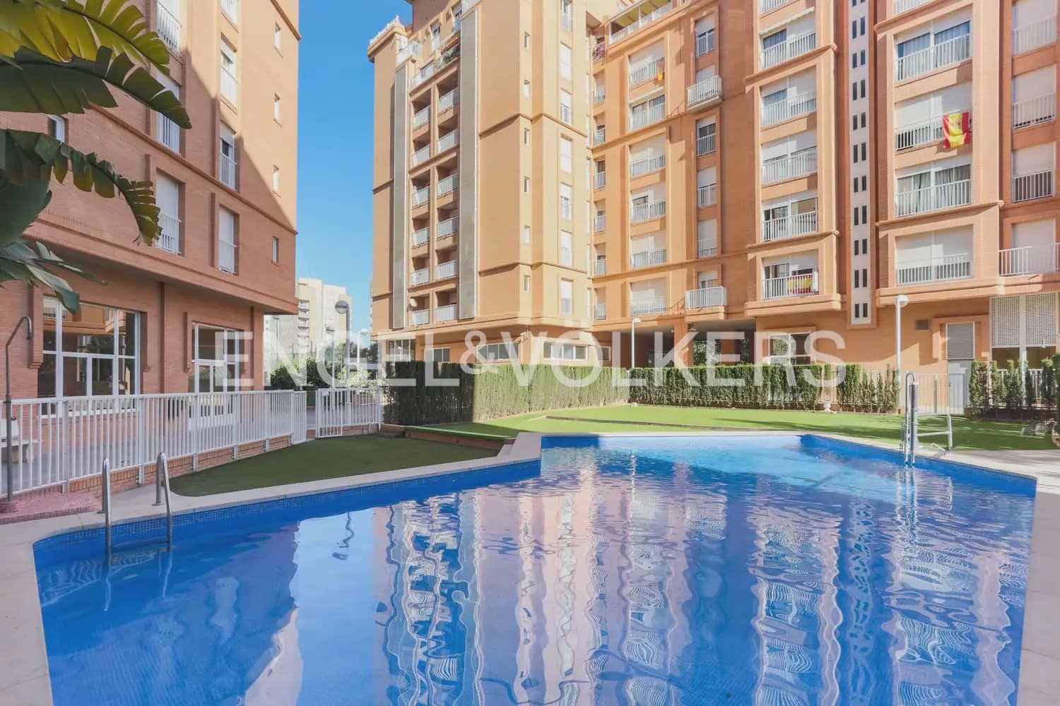 3 soverom Leilighet til salgs i Valencia by med svømmebasseng garasje - € 490 000 (Ref: 9991550)