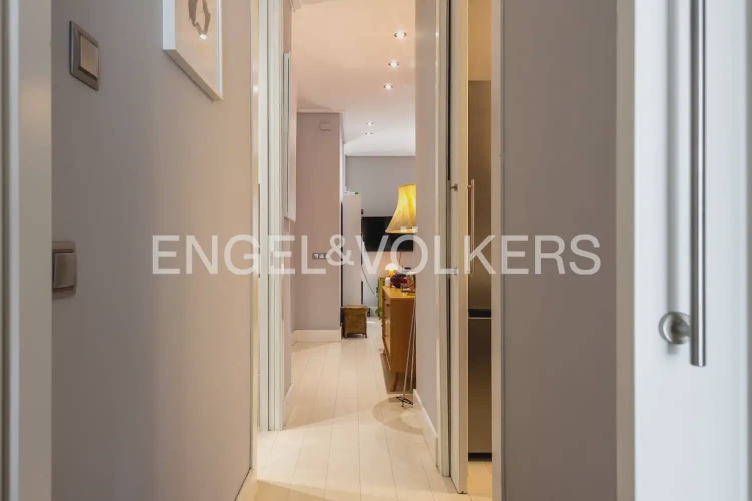 2 bedroom Flat for sale in Valencia city - € 495,000 (Ref: 9992027)