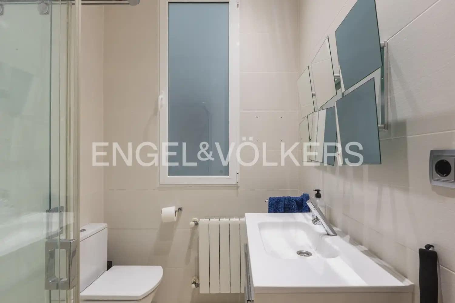 2 bedroom Flat for sale in Valencia city - € 495,000 (Ref: 9992027)