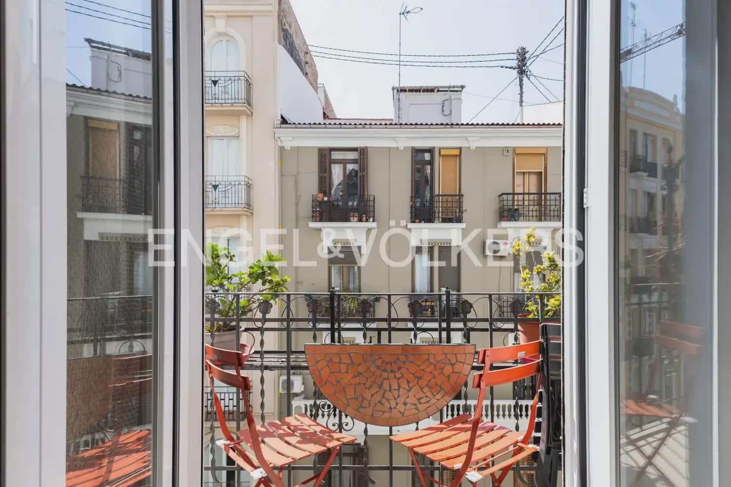2 bedroom Flat for sale in Valencia city - € 495,000 (Ref: 9992027)