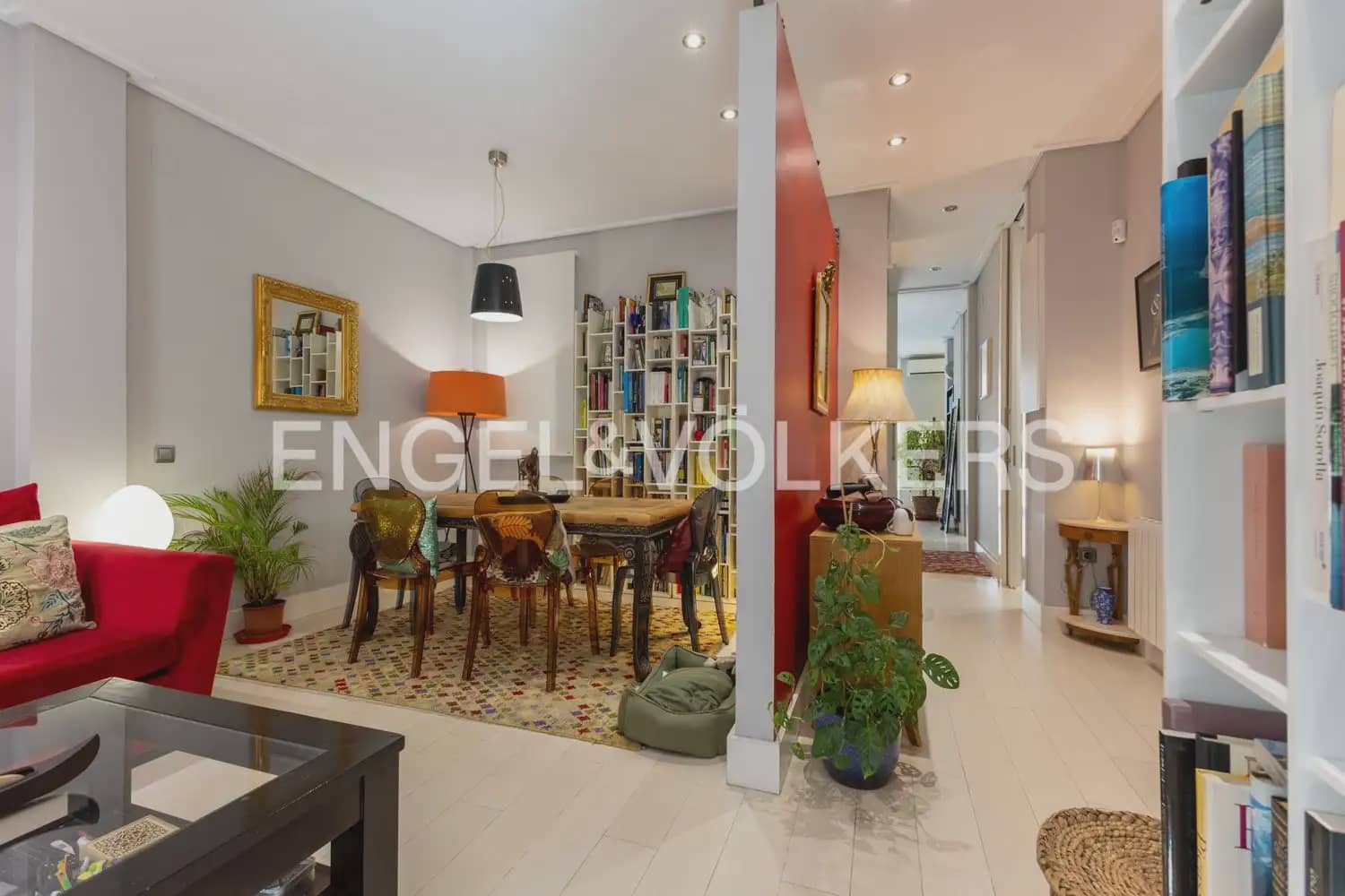 2 bedroom Flat for sale in Valencia city - € 495,000 (Ref: 9992027)