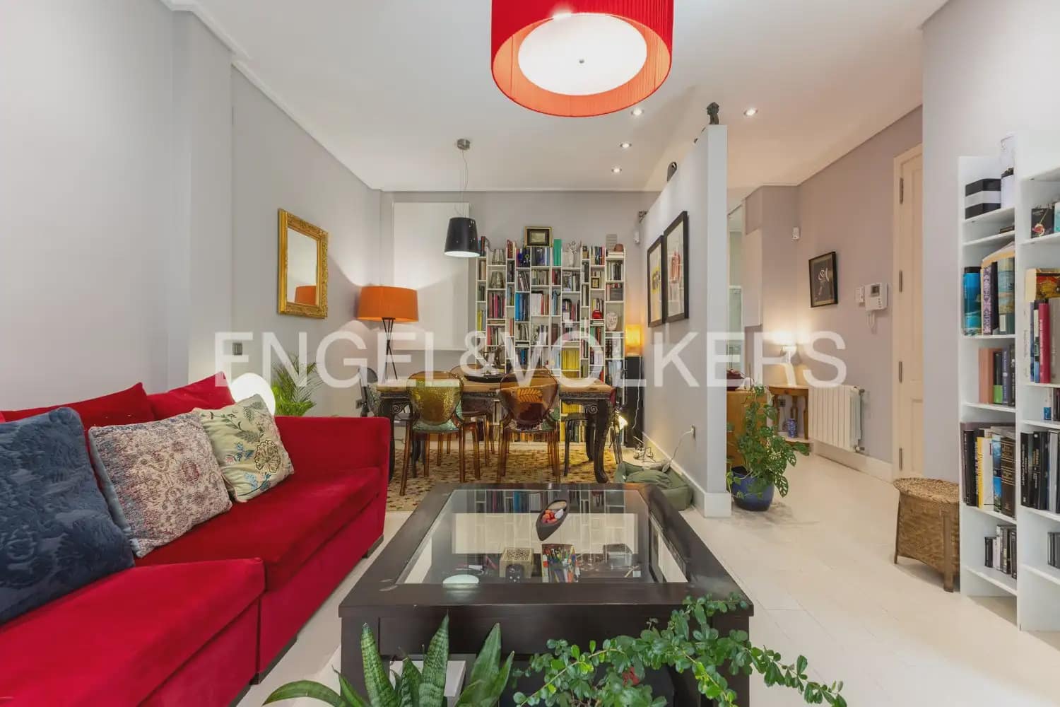 2 bedroom Flat for sale in Valencia city - € 495,000 (Ref: 9992027)