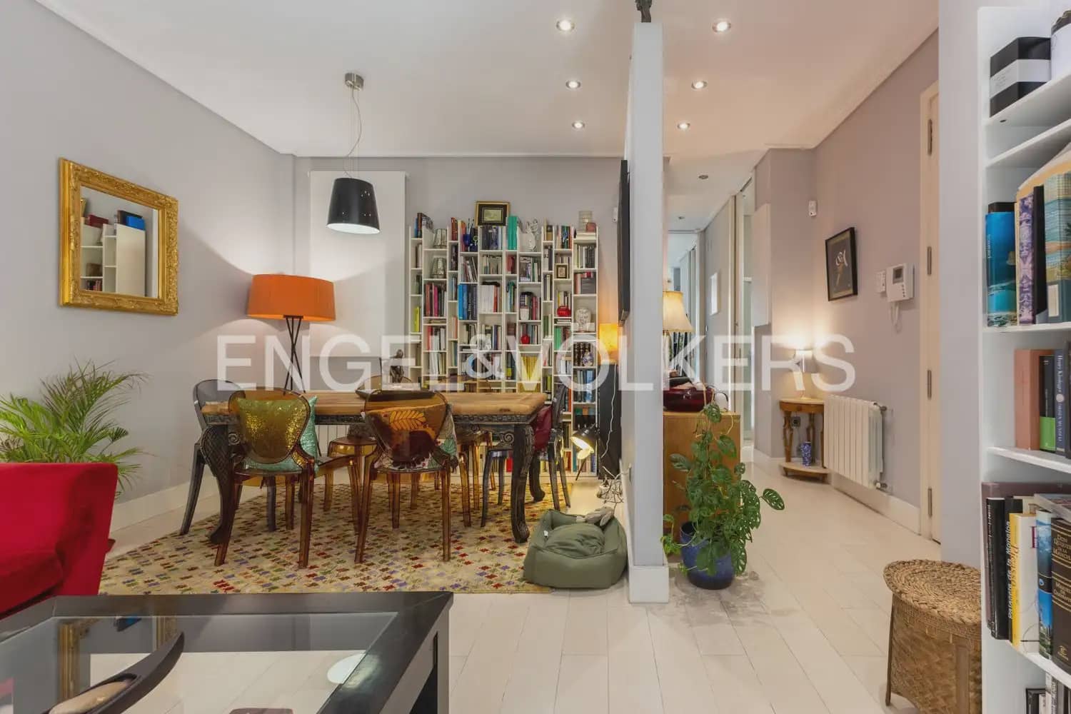 2 bedroom Flat for sale in Valencia city - € 495,000 (Ref: 9992027)