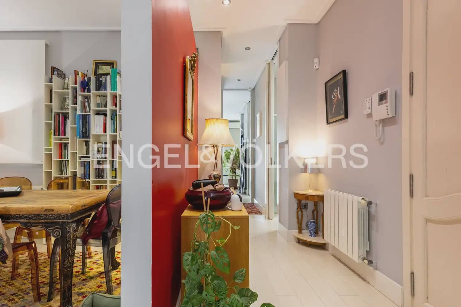 2 bedroom Flat for sale in Valencia city - € 495,000 (Ref: 9992027)