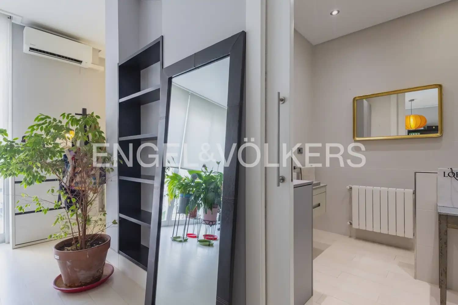 2 bedroom Flat for sale in Valencia city - € 495,000 (Ref: 9992027)